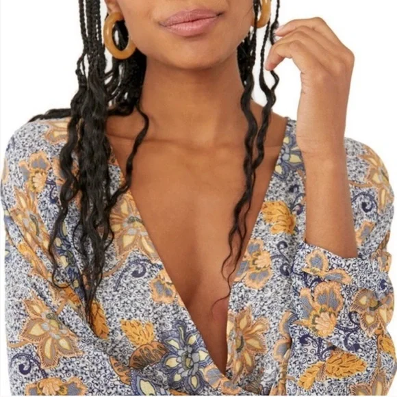 Free People | Teegan Sky Combo Floral Print V-Neck Long Sleeve - Picture 4 of 5